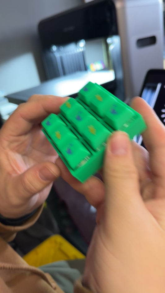 3x3 clicker fidget